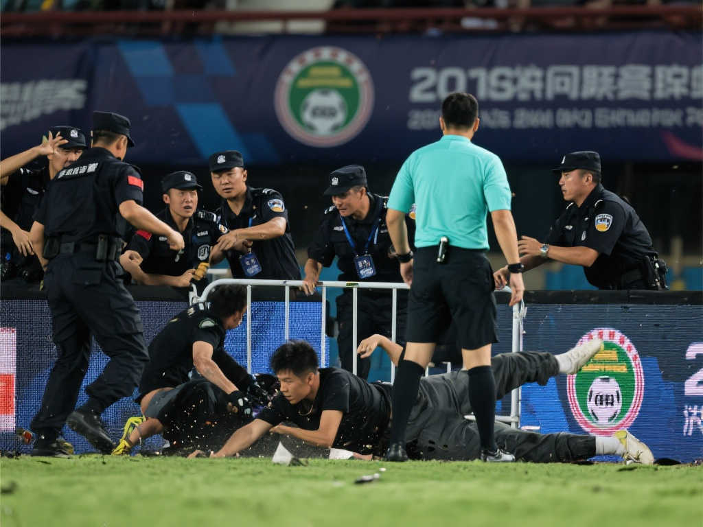 官方宣布：裁判遇袭事件致土耳其足球联赛全面暂停！